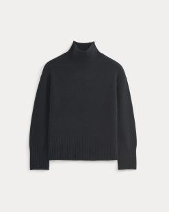 Alternative view of The Boxy Turtleneck in Cashmere | Navy