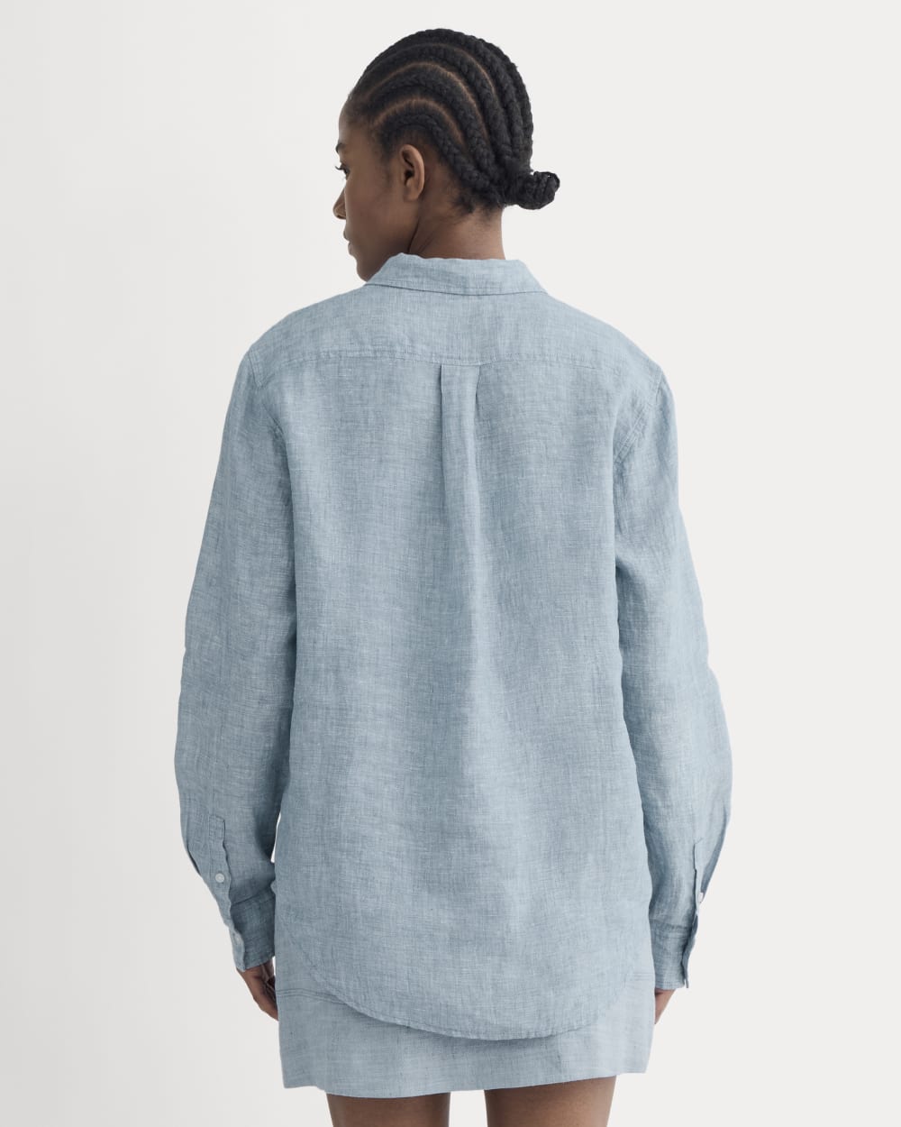 The Must-Have Shirt in Linen | Chambray - Image 5