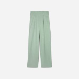 Alternative view of The Draper Pleated Pant in Buttersmooth | Lily Pad | 30 Inseam
