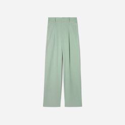 Alternative view of The Draper Pleated Pant in Buttersmooth | Lily Pad | 32 Inseam