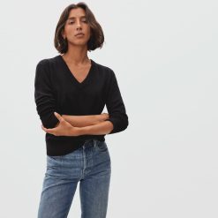 Alternative view of The Cashmere V-Neck | Black