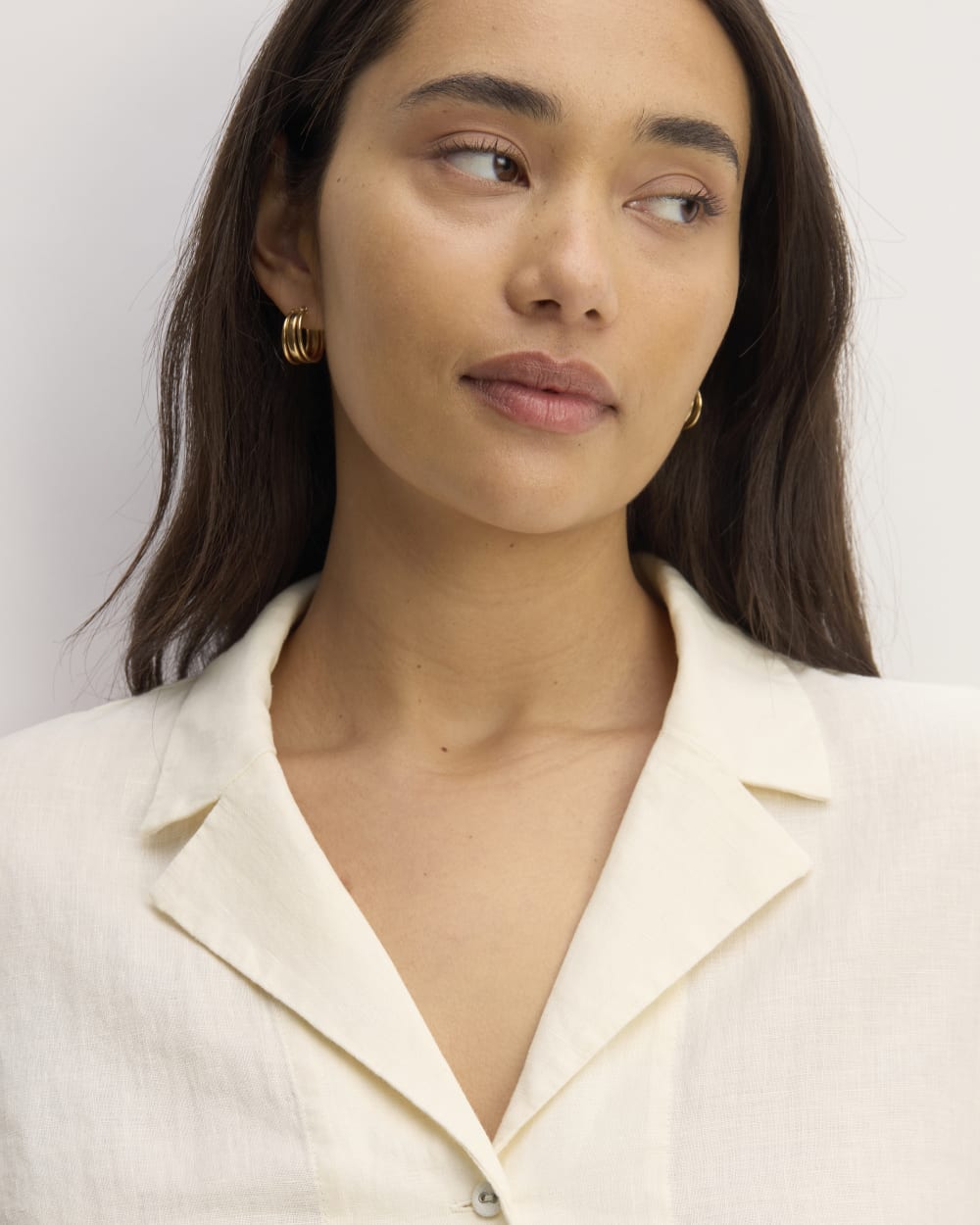The Notch Shirt in Linen | Bone - Image 4