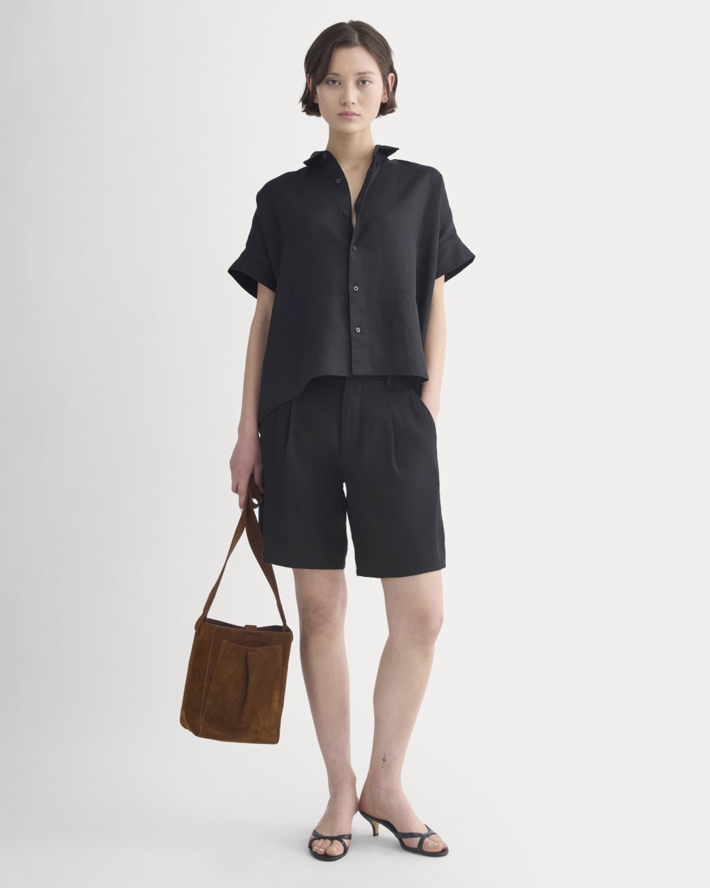 The Boxy Shirt in Linen | Black - Image 3