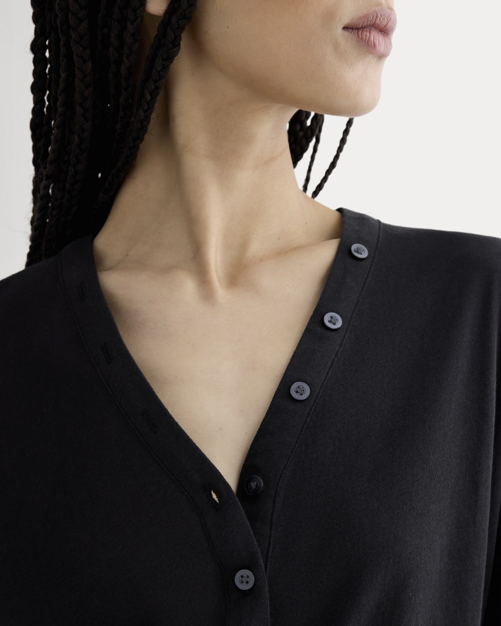 The Air V-Neck Henley | Black - Image 4