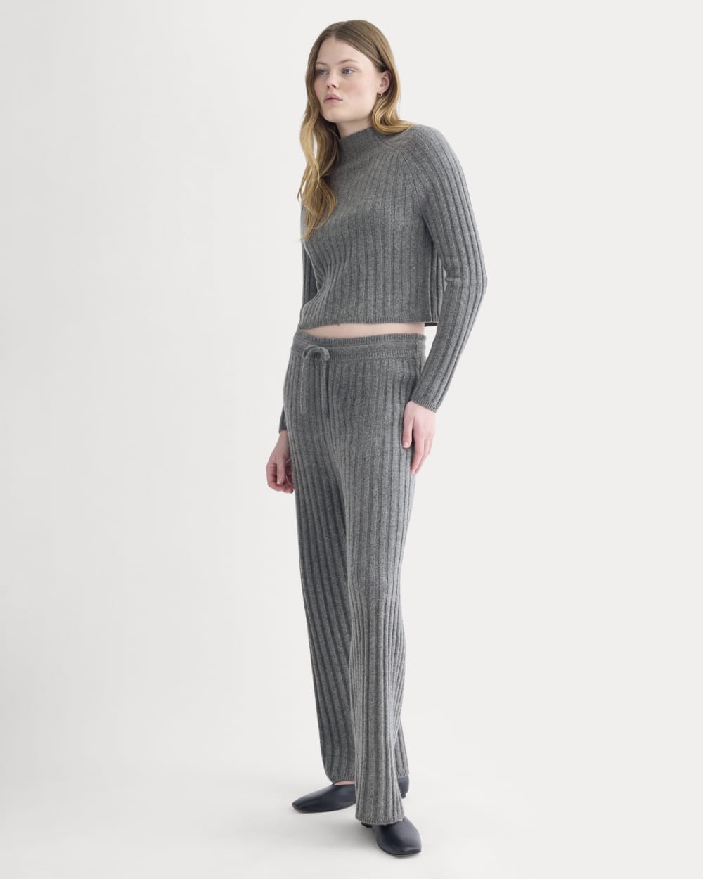 Funnel-Neck Cropped Sweater in Wool Cashmere | Heather Charcoal - Image 3
