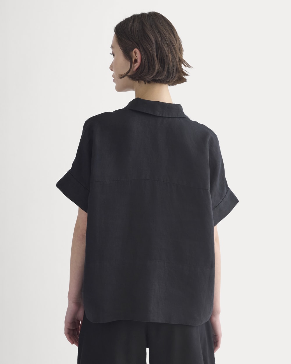 The Boxy Shirt in Linen | Black - Image 5