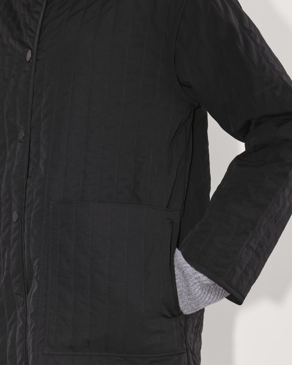 The Midi Quilted Liner | Black - Image 4