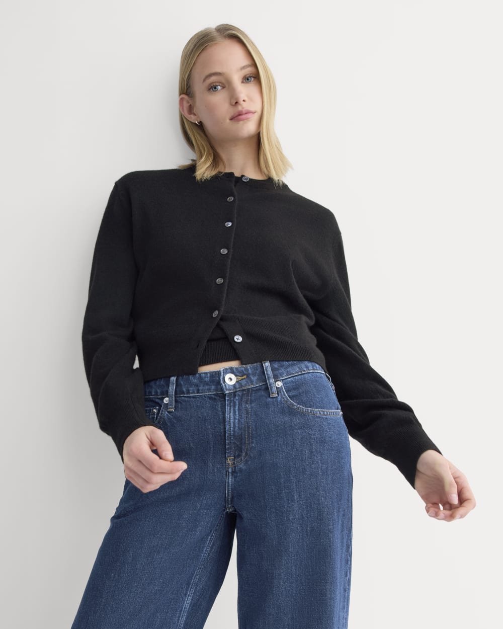 Cashmere Cropped Cardigan | Black - Image 3