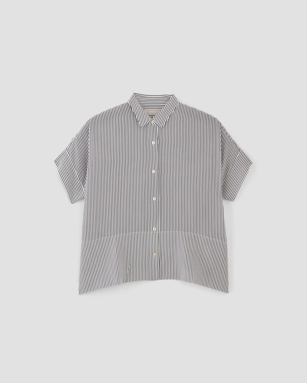 The Boxy Shirt in Washable Silk | Black / White - Image 2
