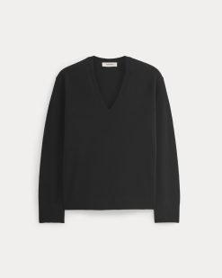 Alternative view of The Classic V in Cashmere | Black