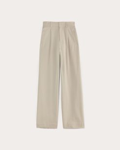 Alternative view of The Draper Pleated Pant in Buttersmooth | Sandstone | 32 Inseam