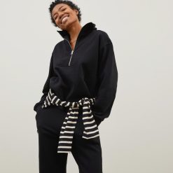 Alternative view of The Track Half-Zip | Black