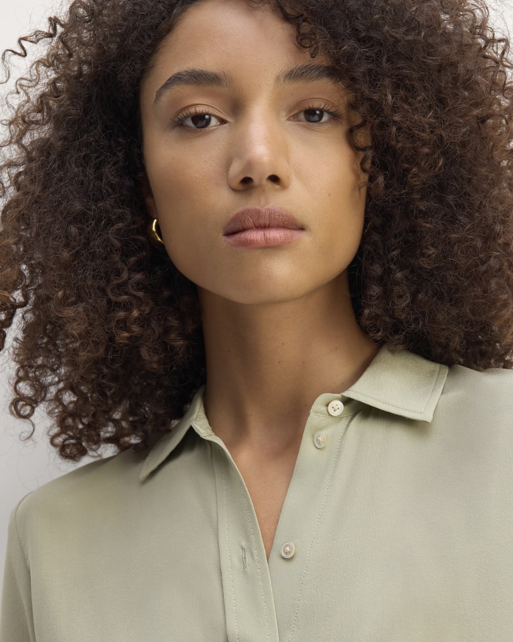 The Must-Have Shirt in Washable Silk | Seagrass - Image 4