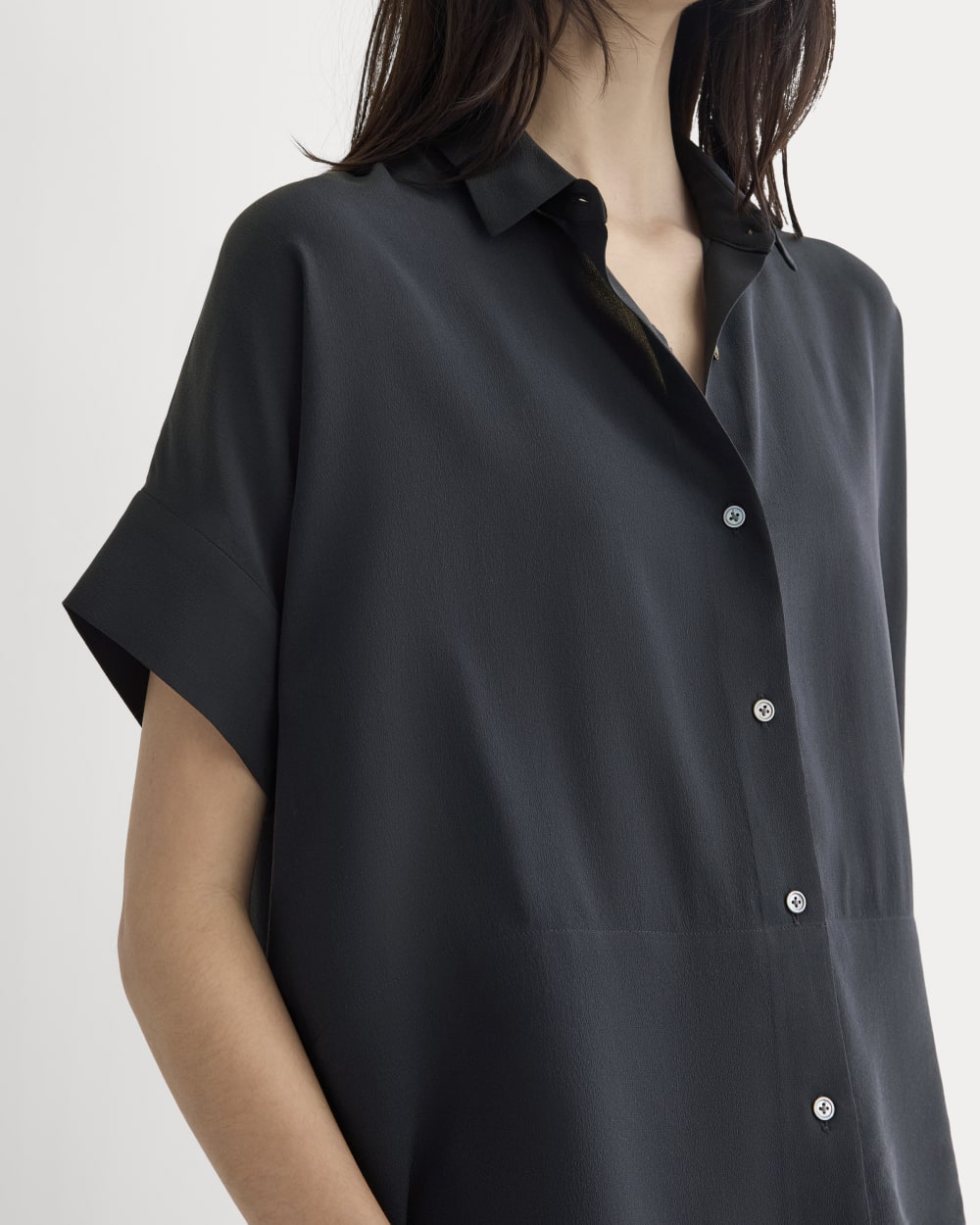 The Boxy Shirt in Washable Silk | Navy - Image 4