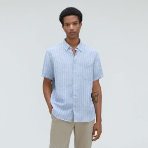 Alternative view of The Classic Short-Sleeve Shirt in Linen | Blue / White