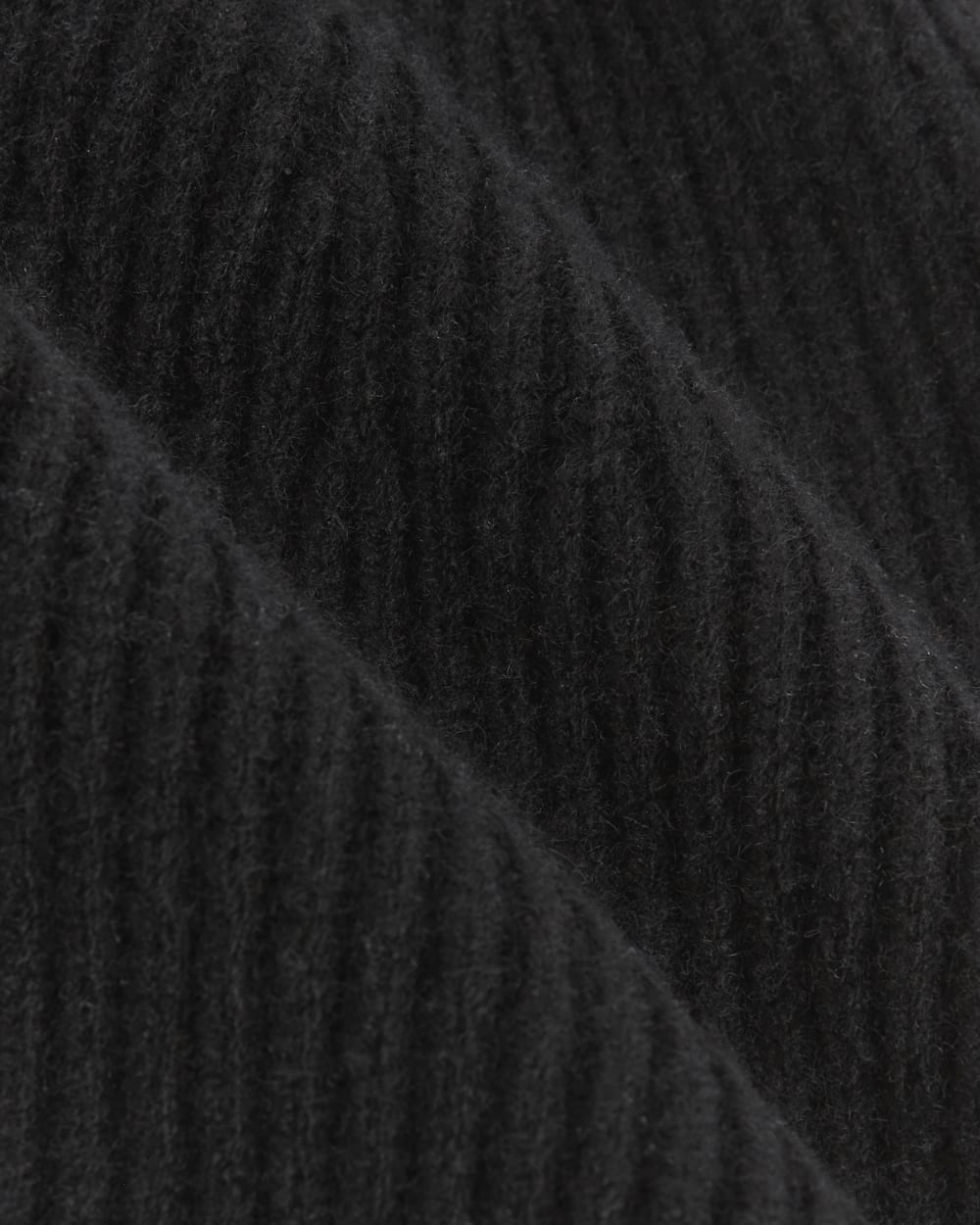 The Cashmere Ribbed Beanie | Black - Image 3